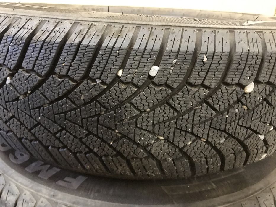 Продам резину зима 175-65R15 пробег 3км