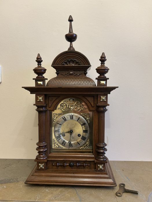 Relogio de mesa JUNGHANS com um quarto de batida