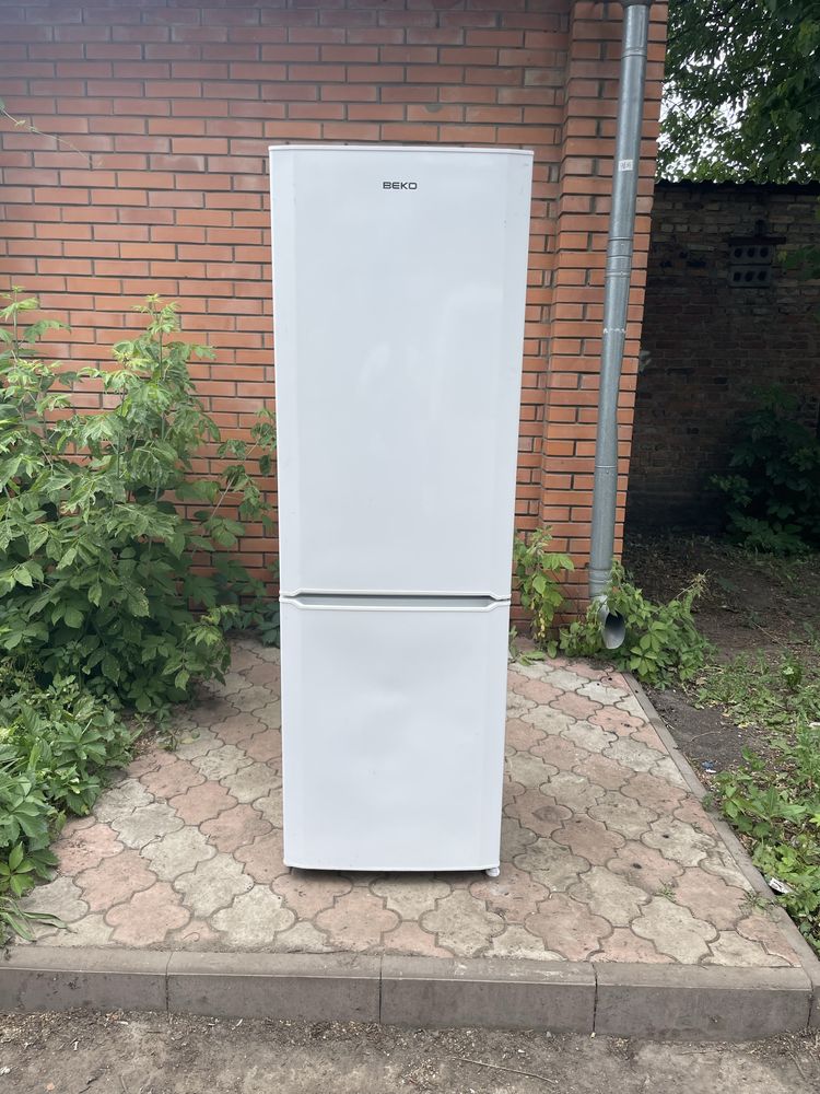 Холодильник Beko 180см в хорошем состоянии.Доставка,гарантия