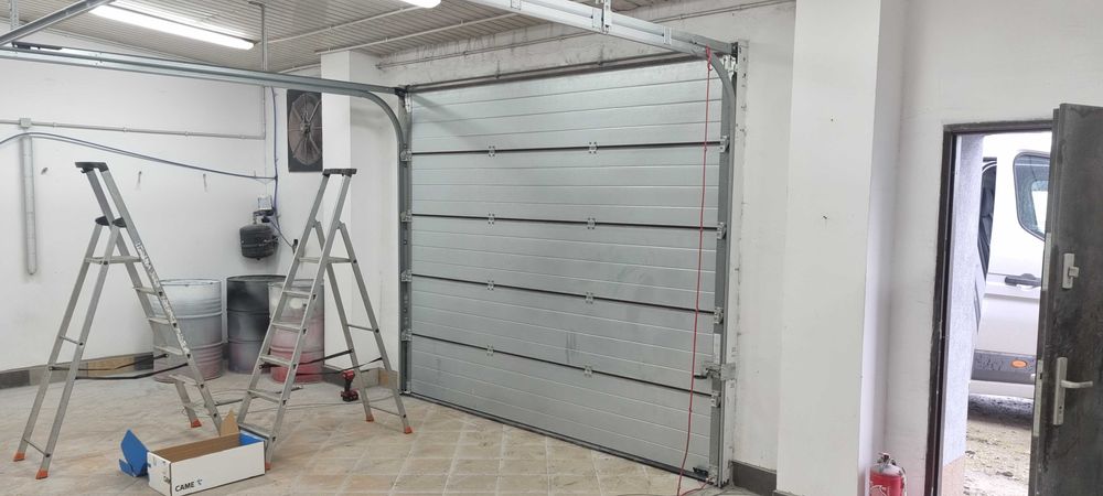 Brama garażowa HORMANN 3000x2500 orzech