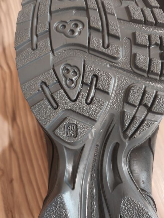 Ботинки рабочие р. 40-41. Новые.
