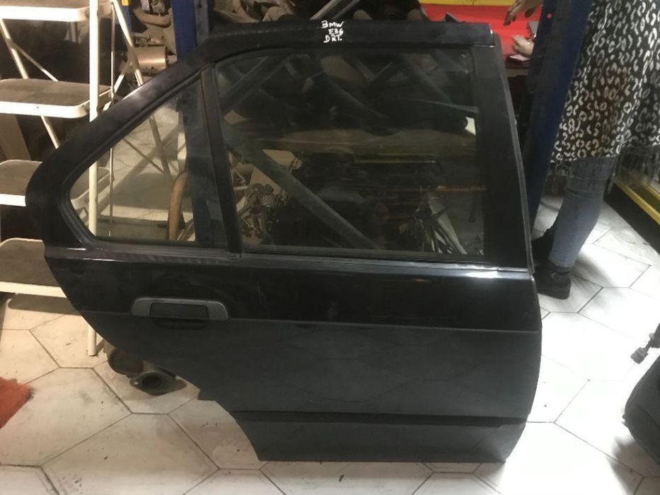 PORTA TRASEIRA DIREITA BMW E36 SERIE 3
