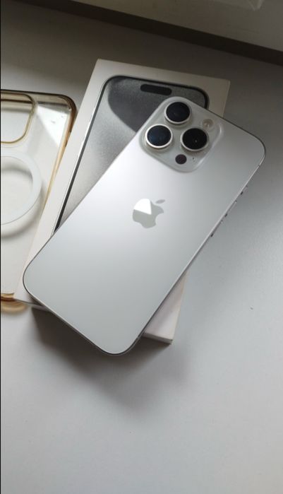 Iphone 15 pro   Titanium white stan bdb