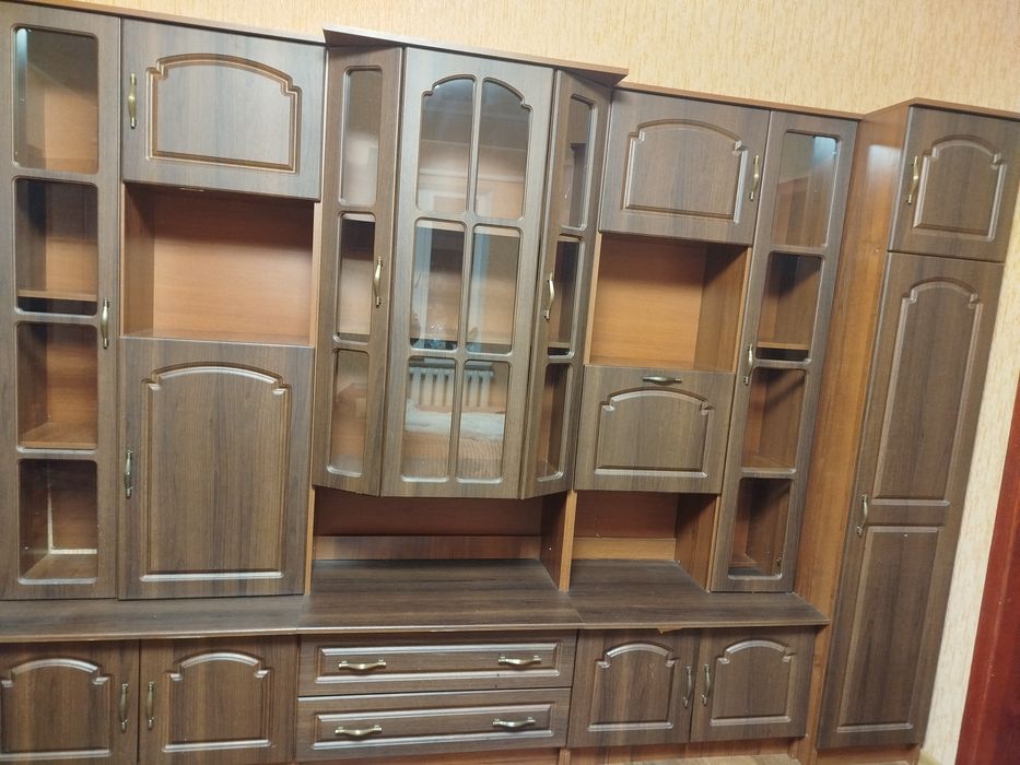 Продам стєнку,є дефект.А так стан хороший.