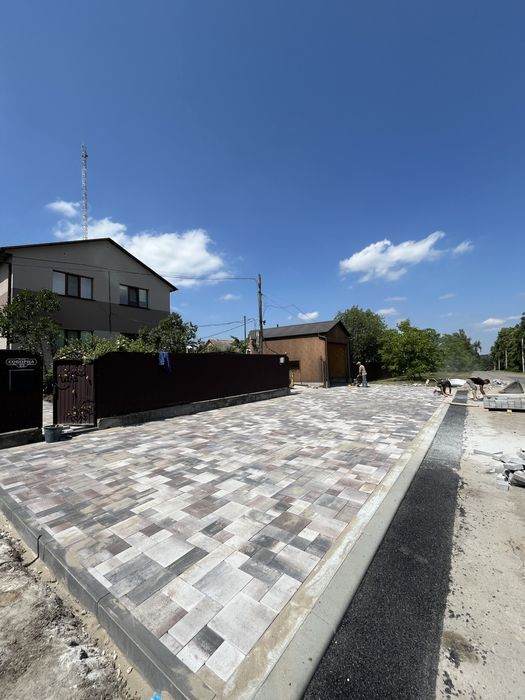 Укладання тротуарної плитки