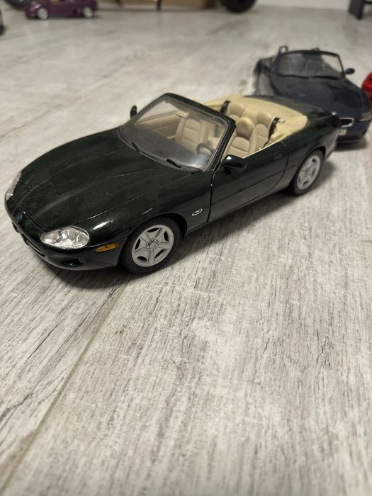 Jaguar XK8 1/18 Maisto