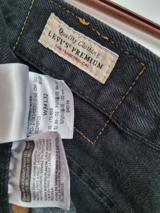 Jeansy męskie Levi's 501 - spodnie jeansowe - rozm. W 34 T 32
Sugeruję