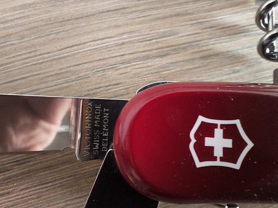 Oryginalny victorinox 91mm z blokadą.