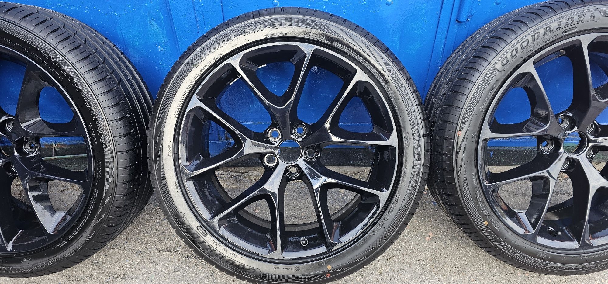Dodge charger challenger mopar opony 245/45/20 felgi 5x115 et 24
