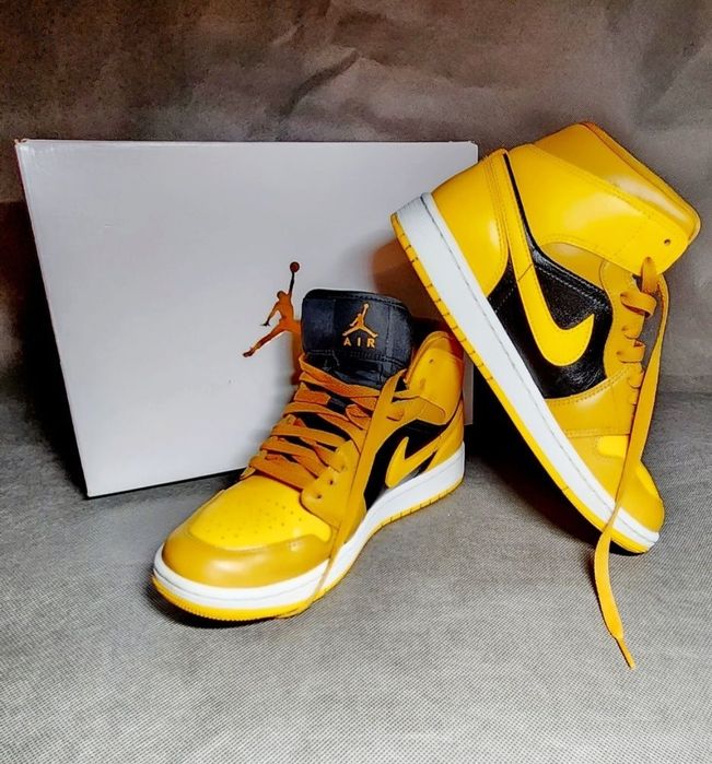 Buty Air Jordan 1 MID Chuntney/Taxi B/W - rozm. 40