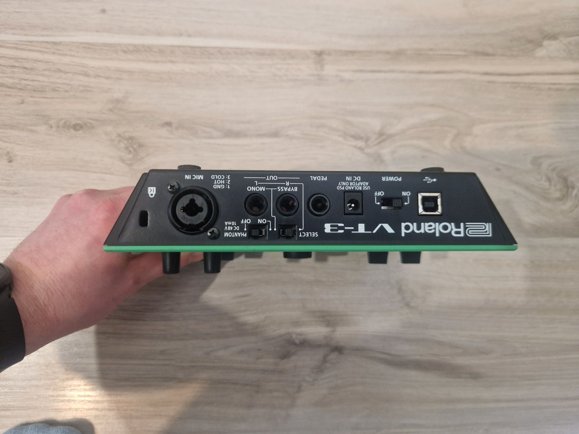 Roland VT-3 Voice Transformer Vocoder