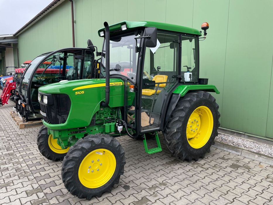 John Deere L5040 5050E  John Deere 5105 4x4 Komunalny Uniwersalny Sadowniczy Pomocniczy