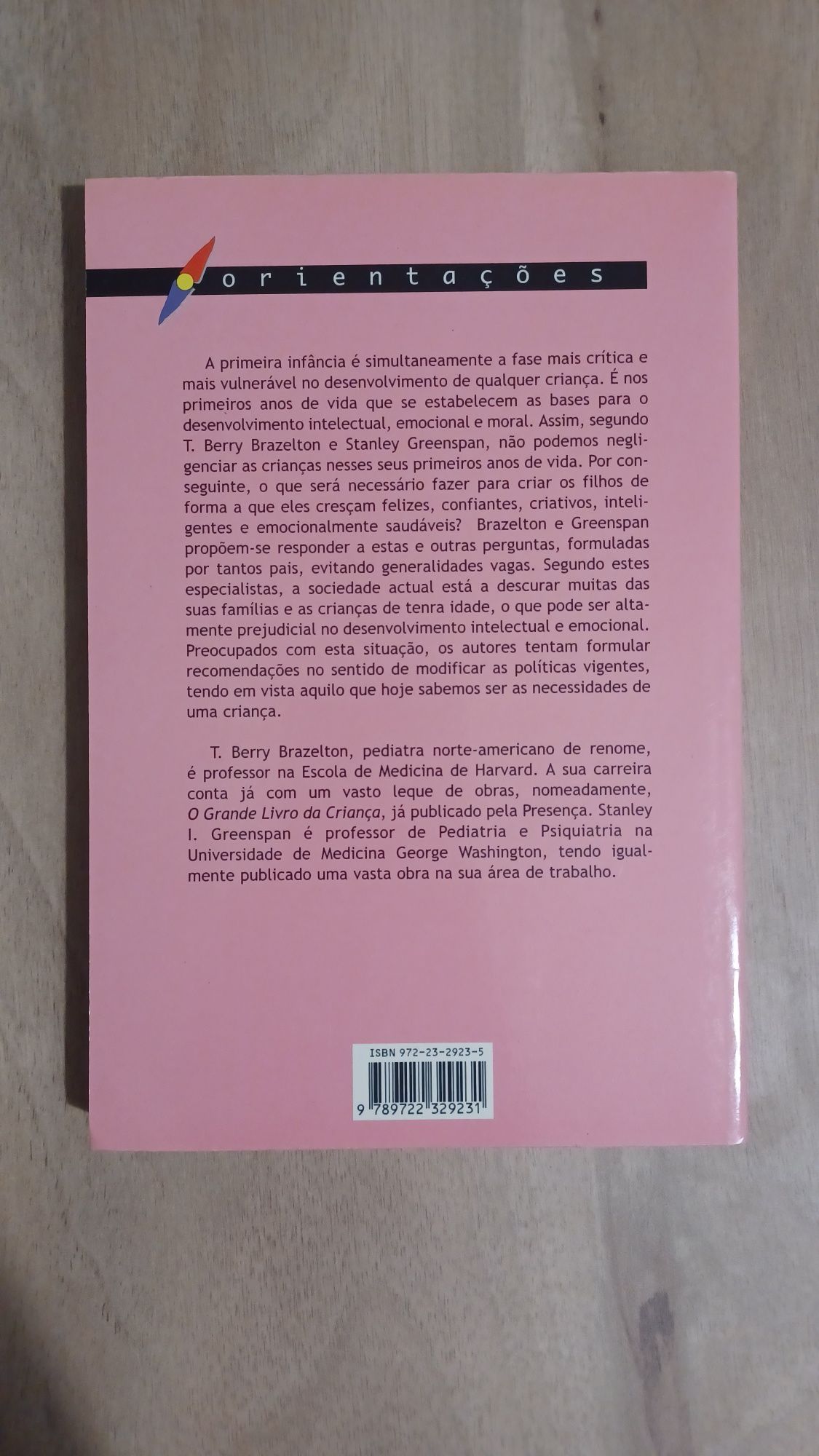 Livro "A Criança e o Seu Mundo" de T. Berry Brazelton e Greenspan