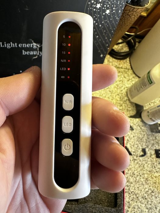 Маска для обличчя світлотерапії