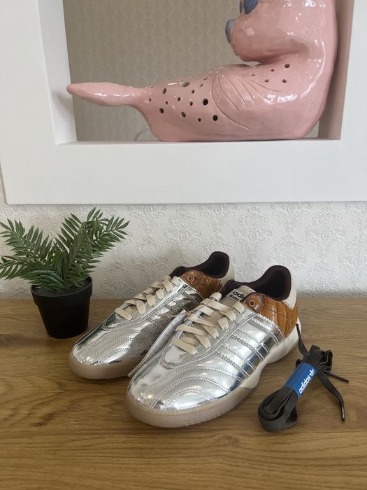 Оригінальні кросівки adidas originals x wales bonner mn samba mettalic