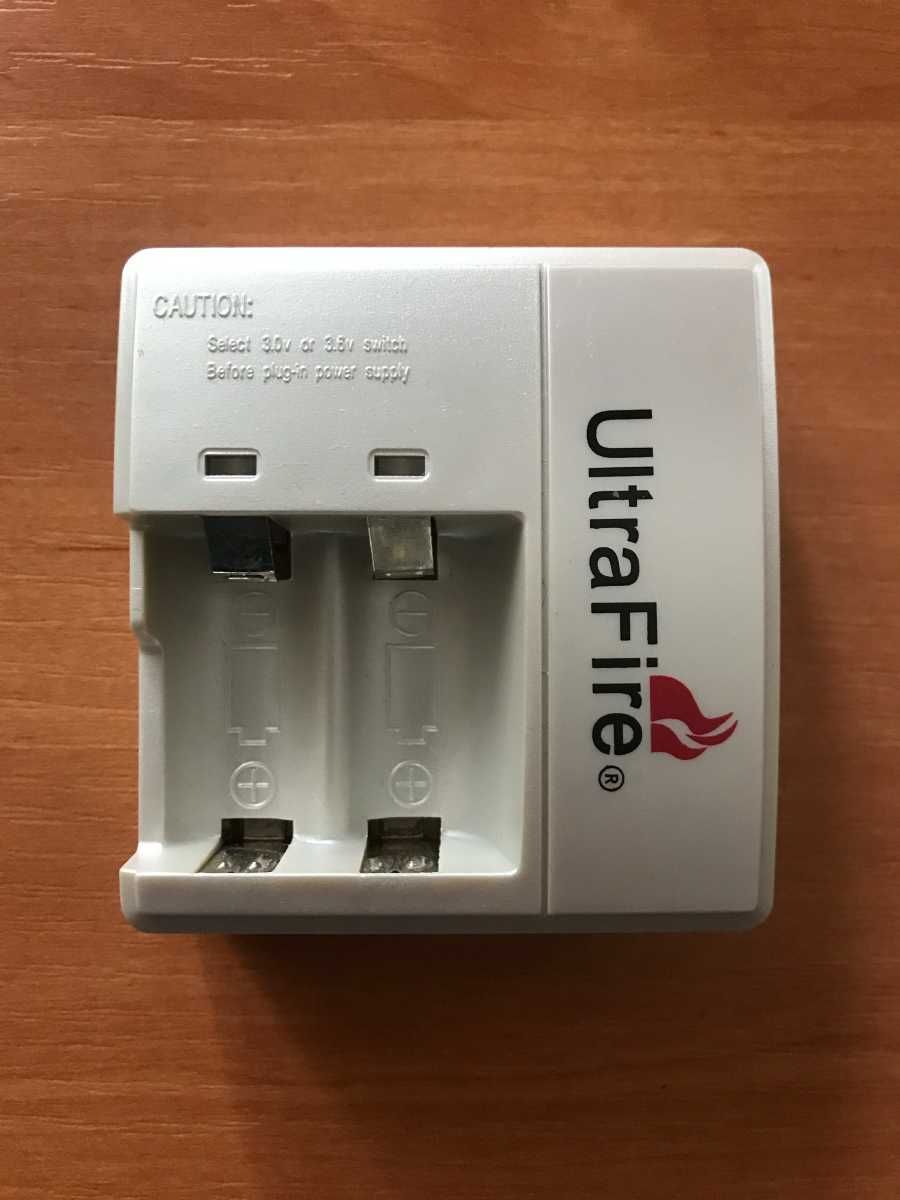 Зарядное устройство для аккумуляторов UltraFire АА