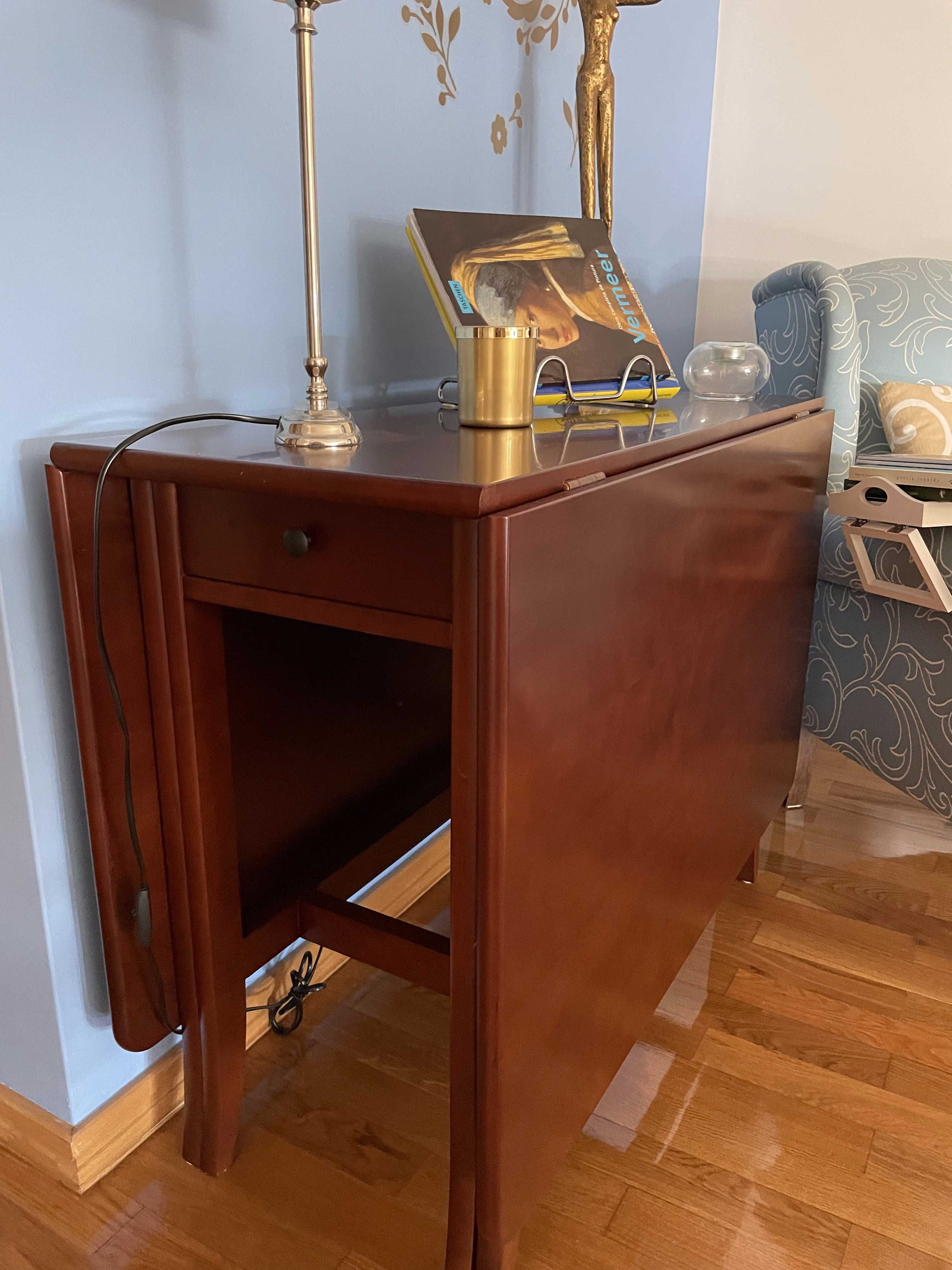 Mesa de jantar retangular e rebatível