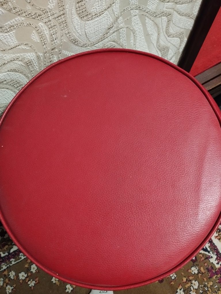 Продам барні стільці