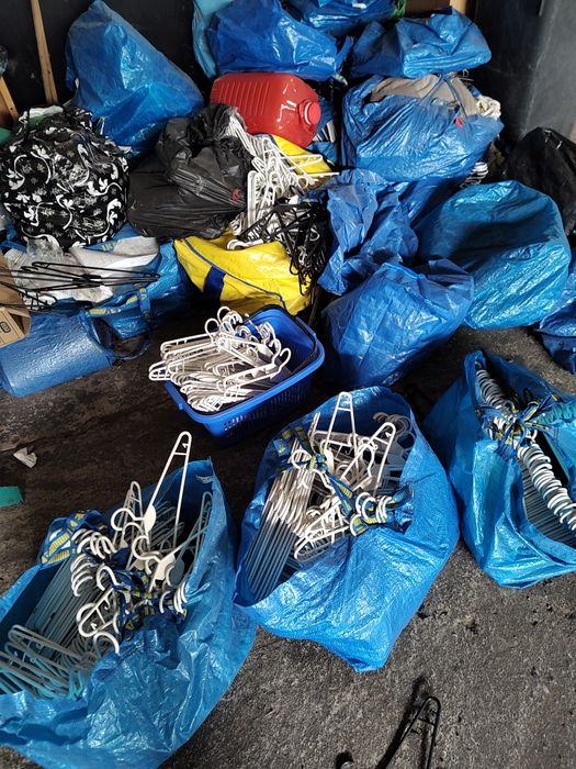 Wieszaki koszyki lady manekiny