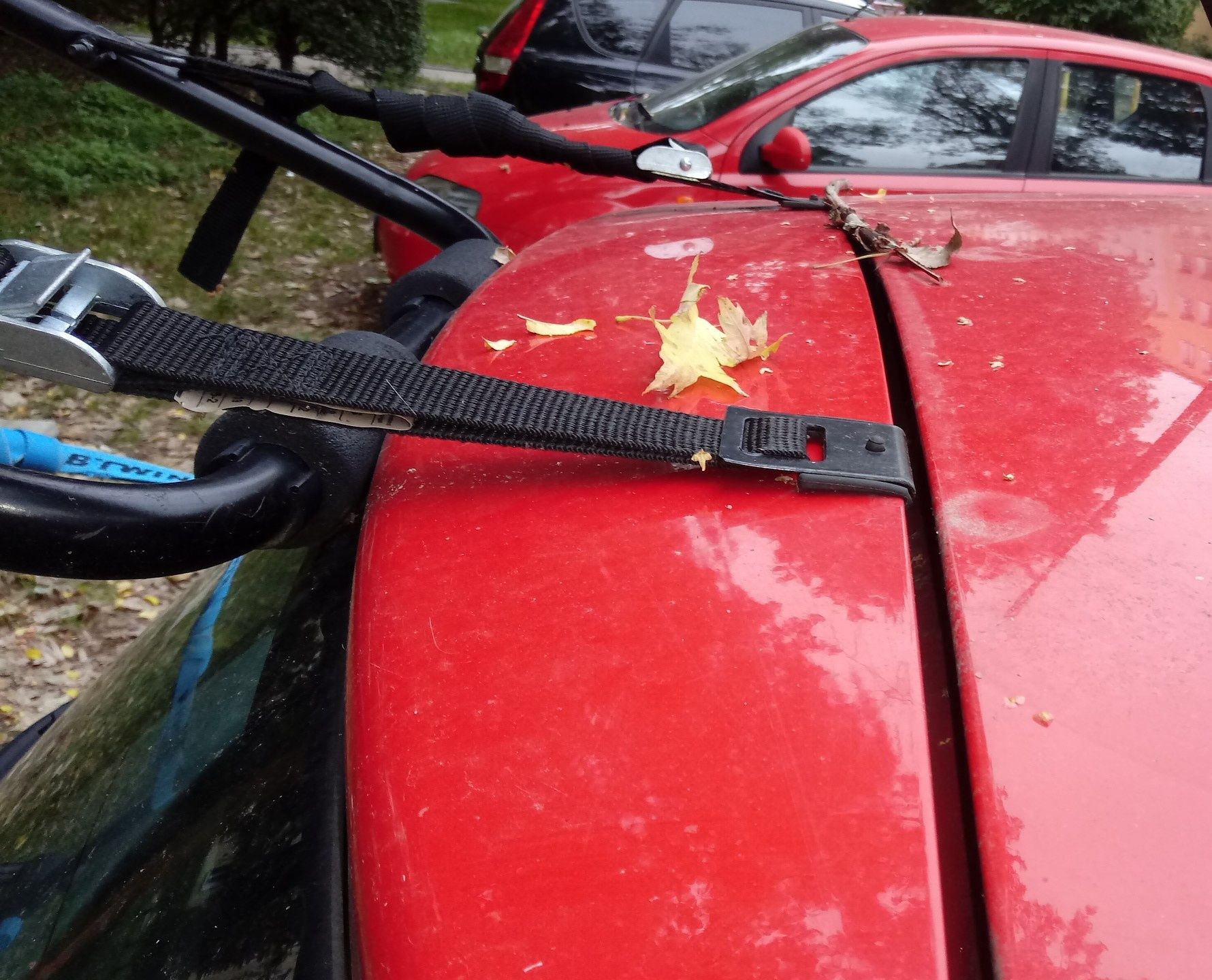 Bagażnik samochodowy na trzy rowery.