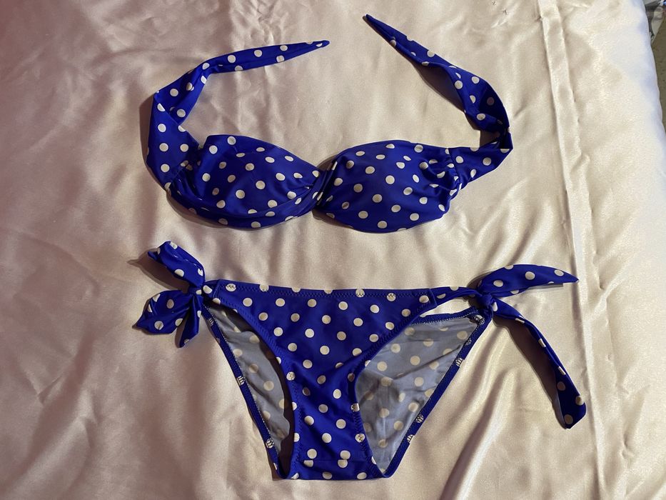Strój kąpielowy dwuczęściowy niebieski w białe groszki