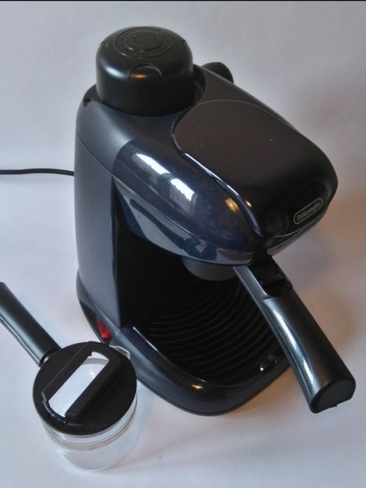 Sprzedam ekspres ciśnieniowy DeLonghi EC5 ze spieniaczem