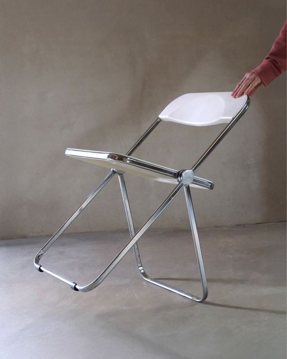 Pila - zestaw kultowych skladanych krzeseł space age