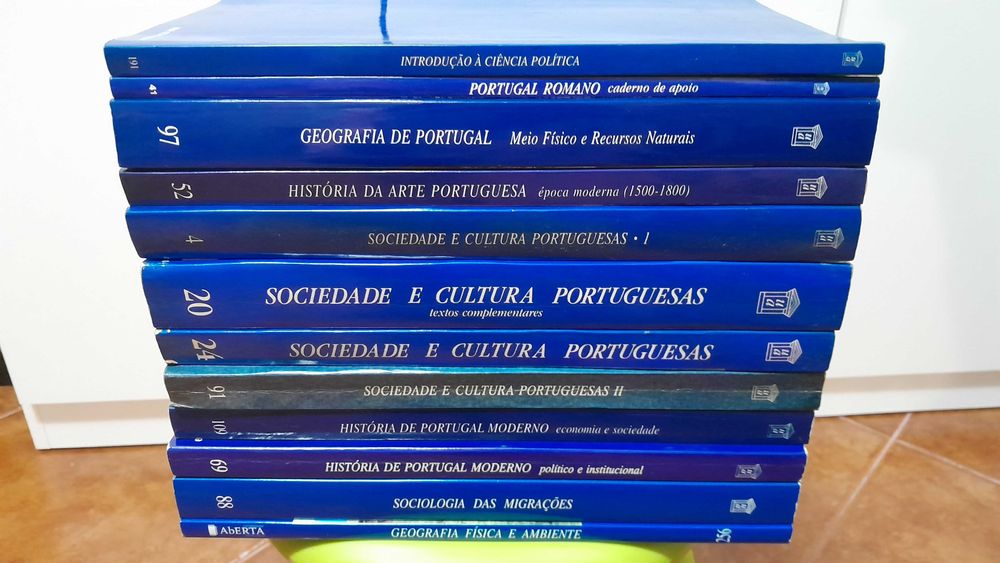 Livros história Universidade aberta