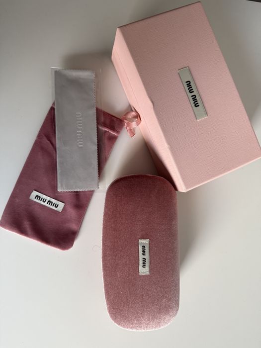 okulary korecyjne miu miu czarne