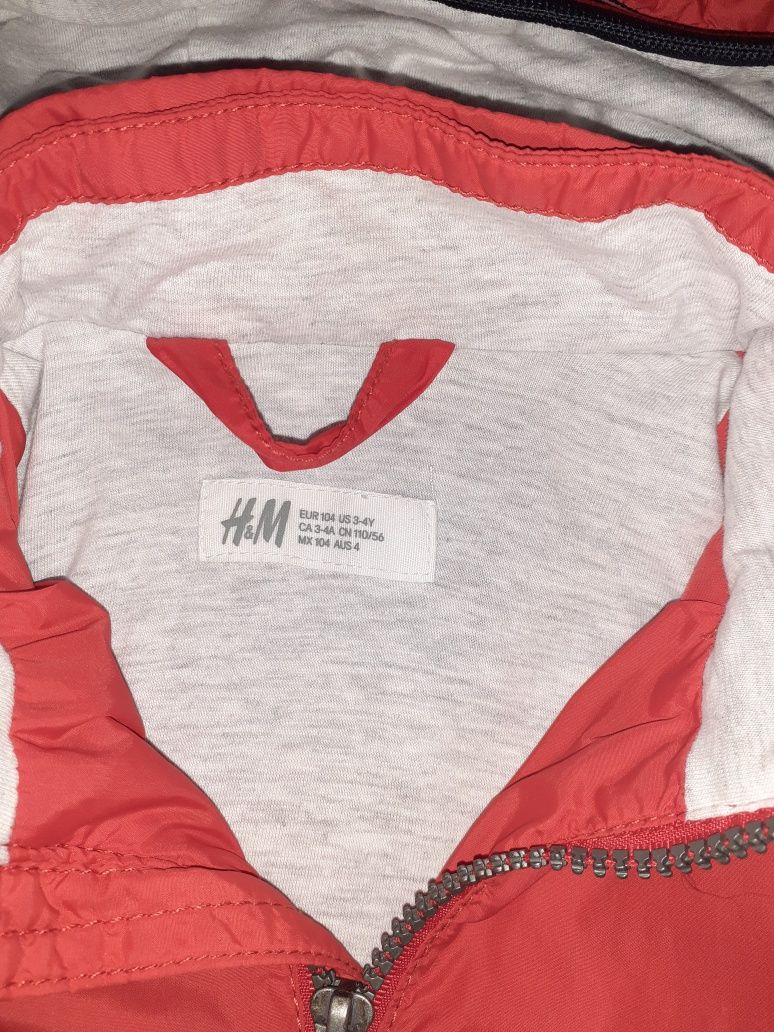Kurtka na wiosnę H&M 104 czerwona