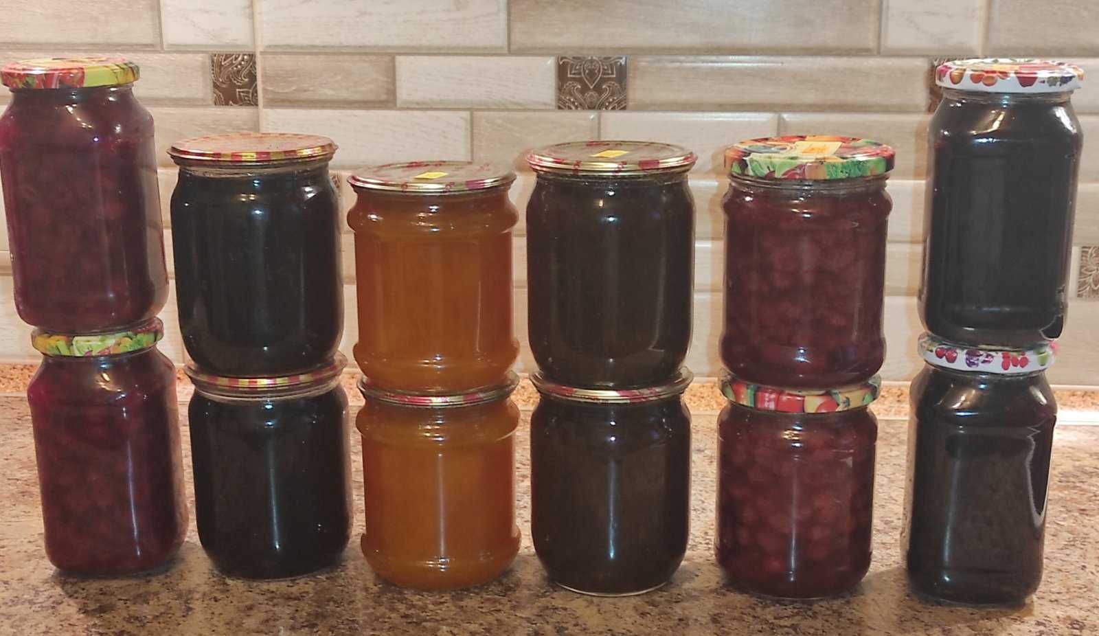 Консервовані кабачки, салат, аджика