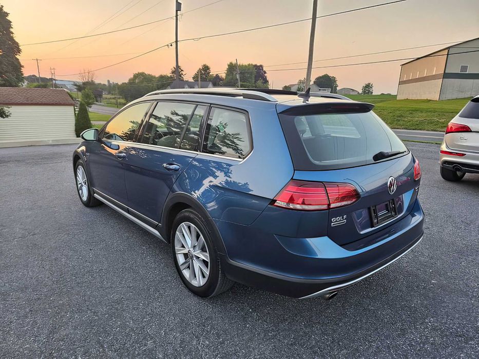 Volkswagen Golf      2019