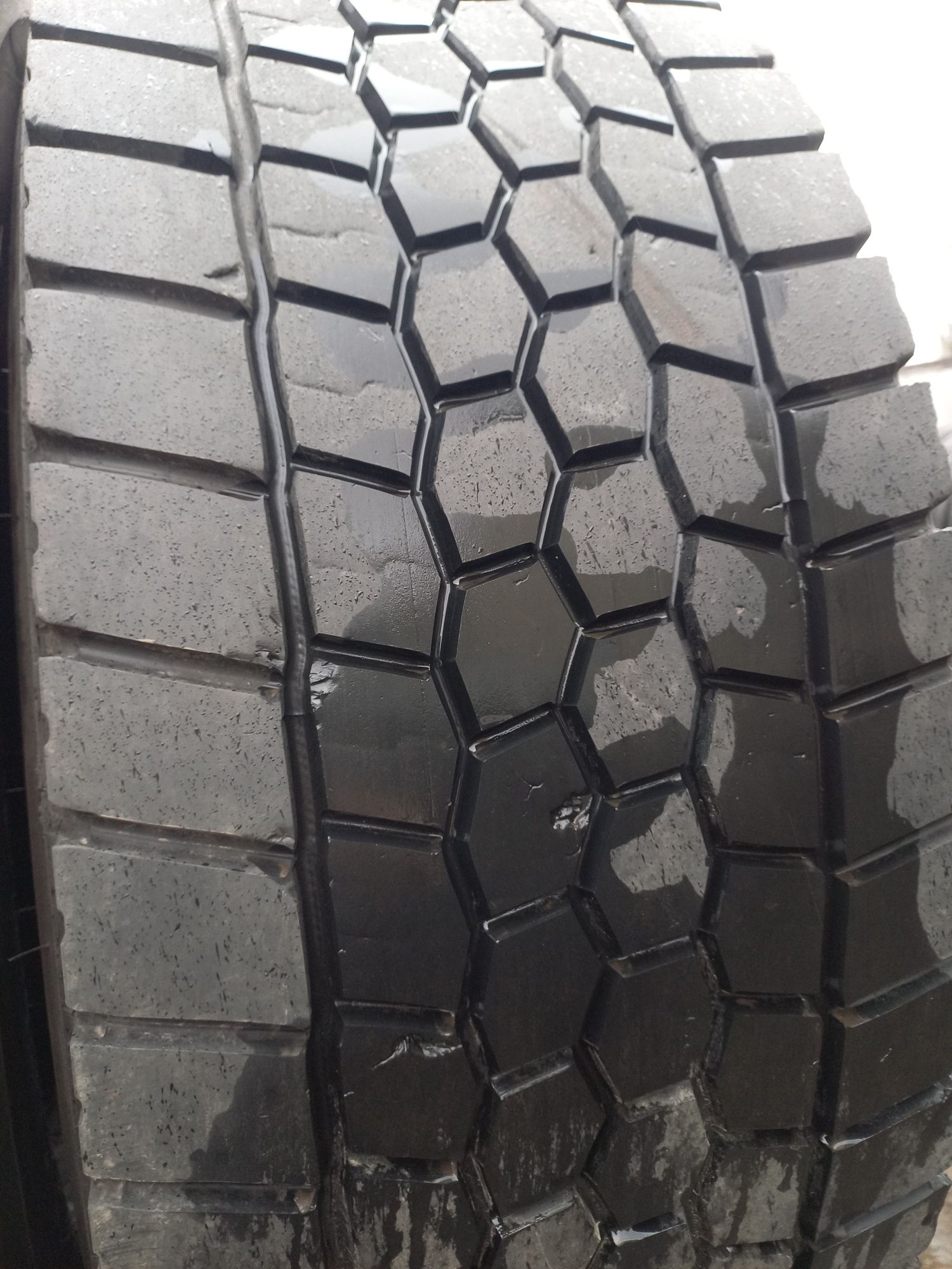 Грузові шини бу 315/60/22.5