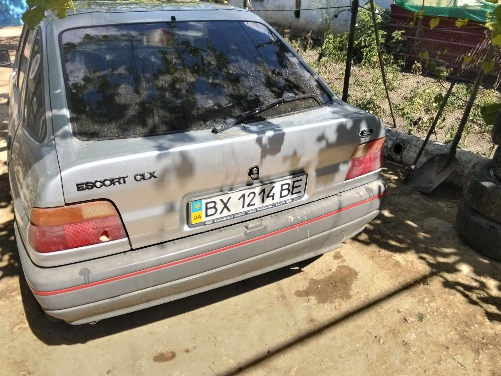 Продам машину ford escort