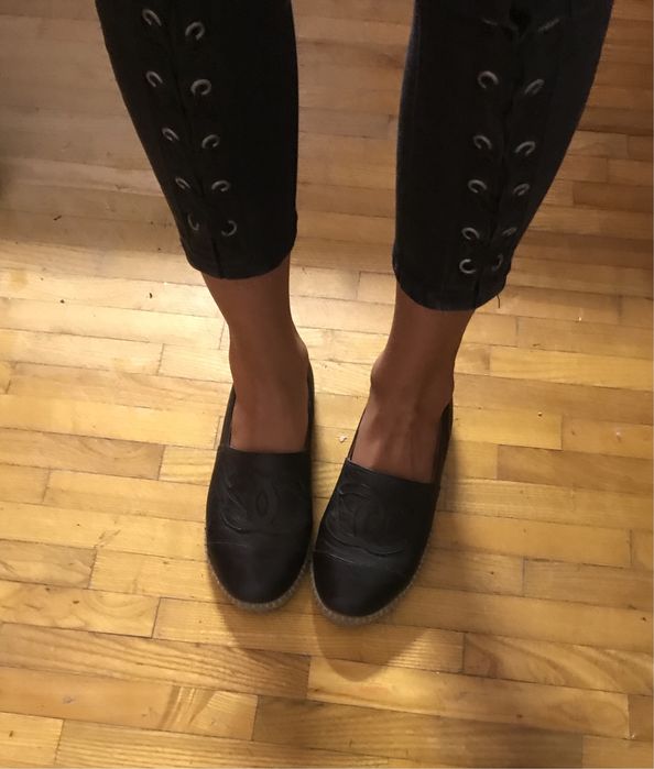 Продам черные кожаные эспадрильи со значком Chanel, 37 размер