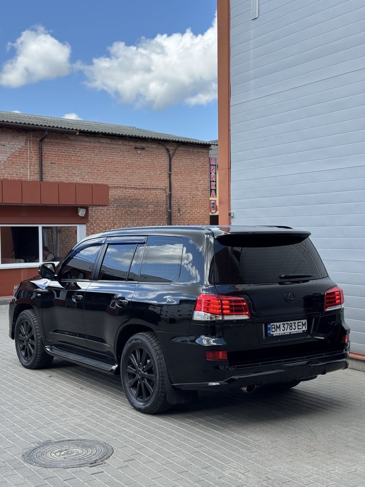 Lexus LX 570 5.7 газ/бензин black edition