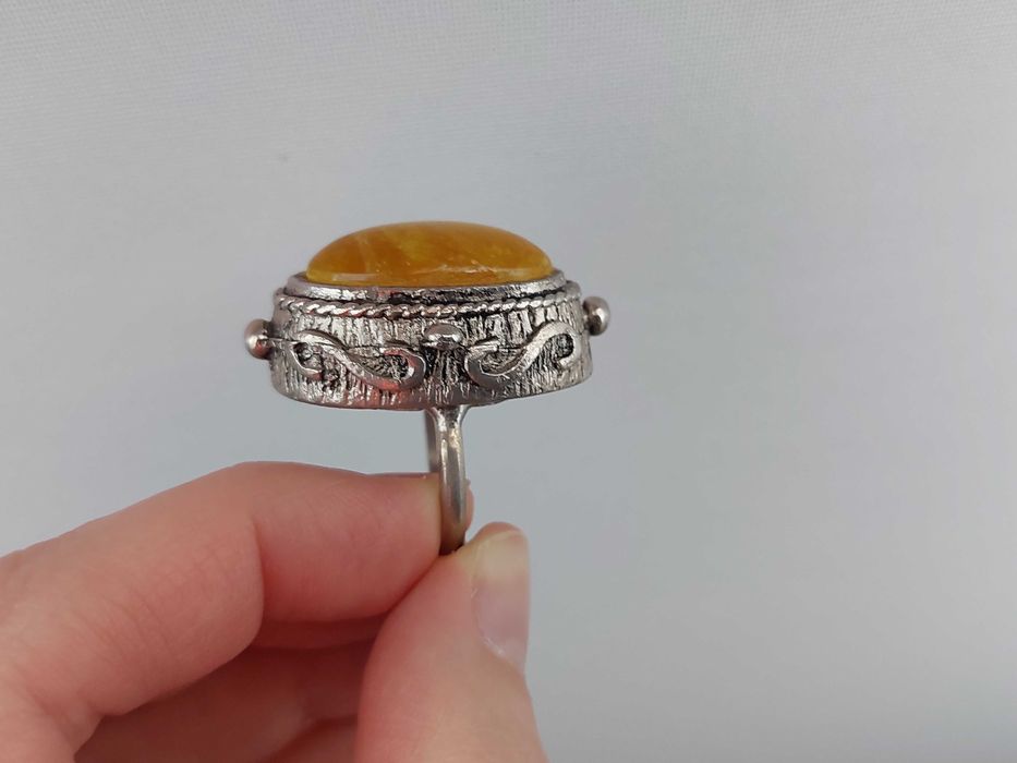 Pierścionek pierścień duży metaloplastyka PRL