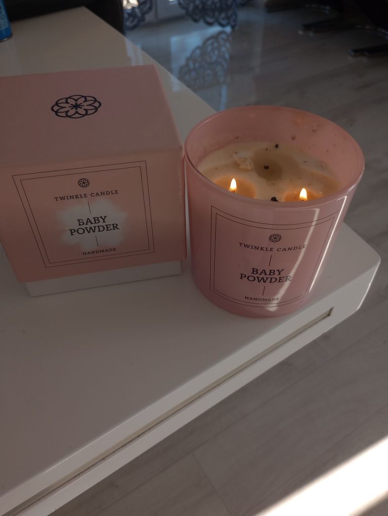 Świeca zapachowa twinkle candle duża  3 knoty baby powder