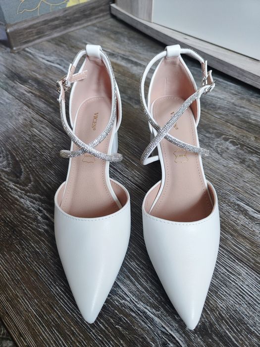 Buty ślubne sandałki czółenka białe srebrne cyrkonie zdobione 37