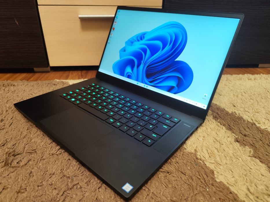 Razer Blade 15 RZ09 i7-8750h/GTX 1070 8gb/16озу/256 nvme