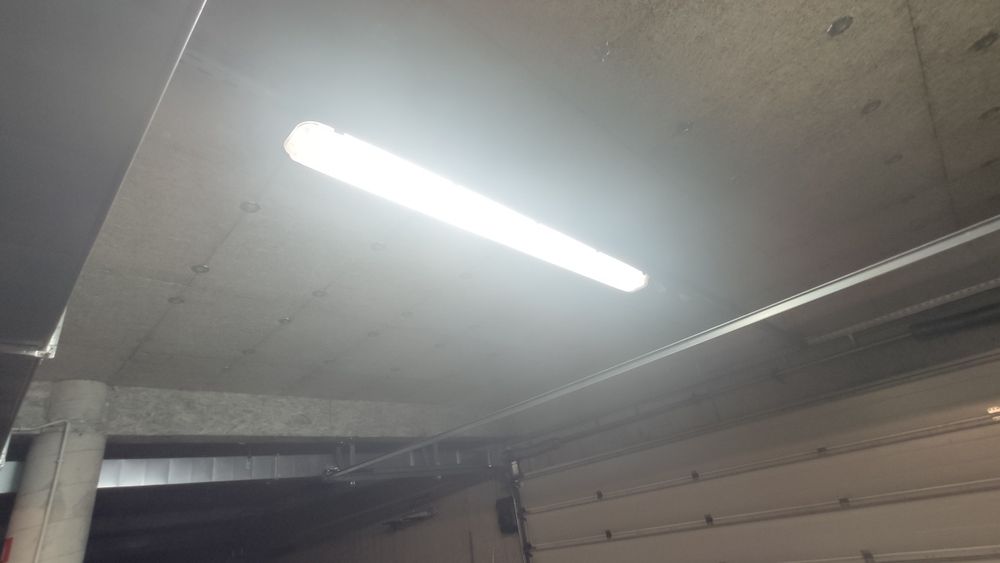 Lampy oświetlenie do garażu 160cm