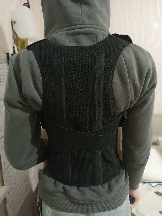 Корсет для спини.Коректор постави