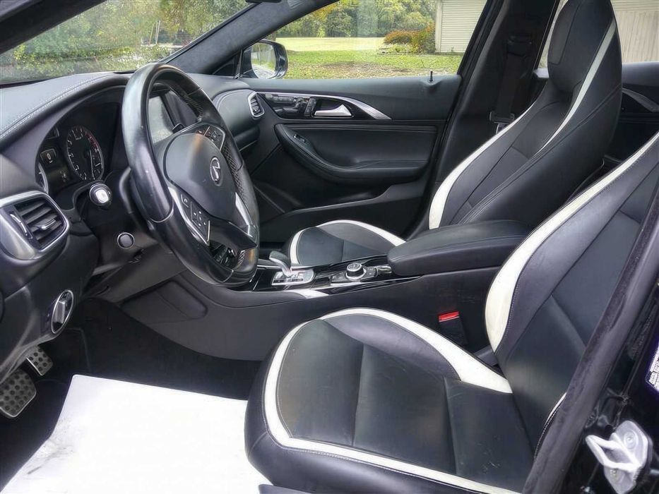 Infiniti QX30 Sport      2017