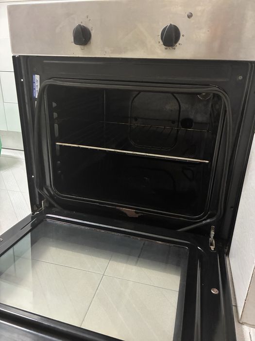 Forno indesit funciona