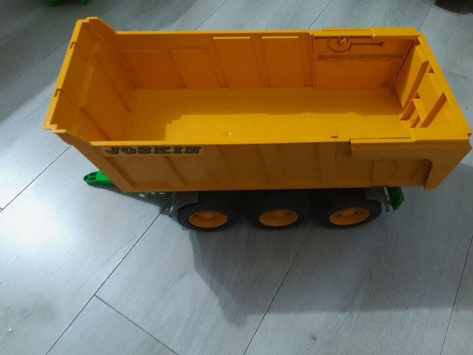 Sprzedam przyczepę firmy bruder