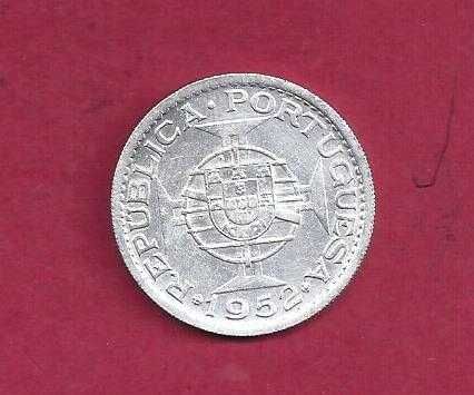 Guiné   Ex-Colonia  3 Moedas  20  escudos 1952 Prata 1 escudo 1933