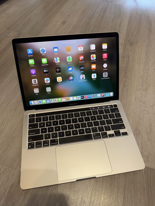 Офіційний macbook pro 13 (2020) m1 8/256 touch bar M1 тач бар