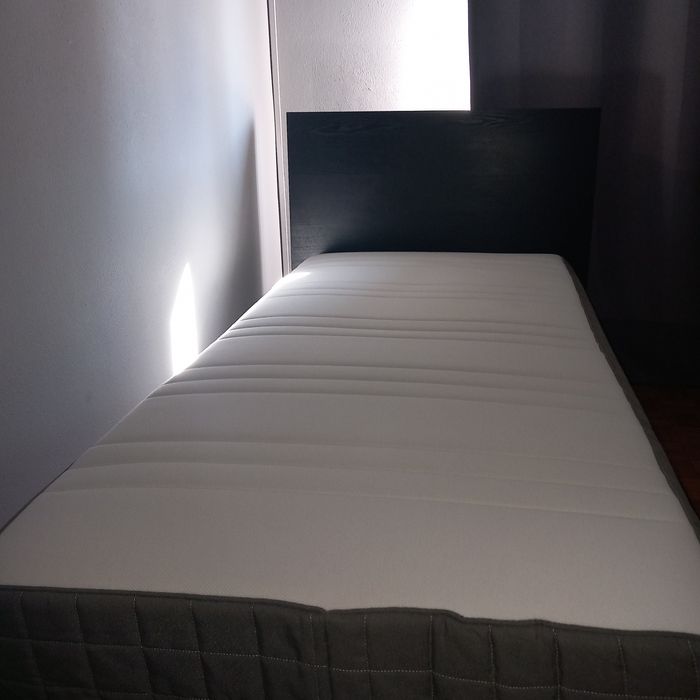 Cama  MALM 90×200cm, c/estrado e colchão