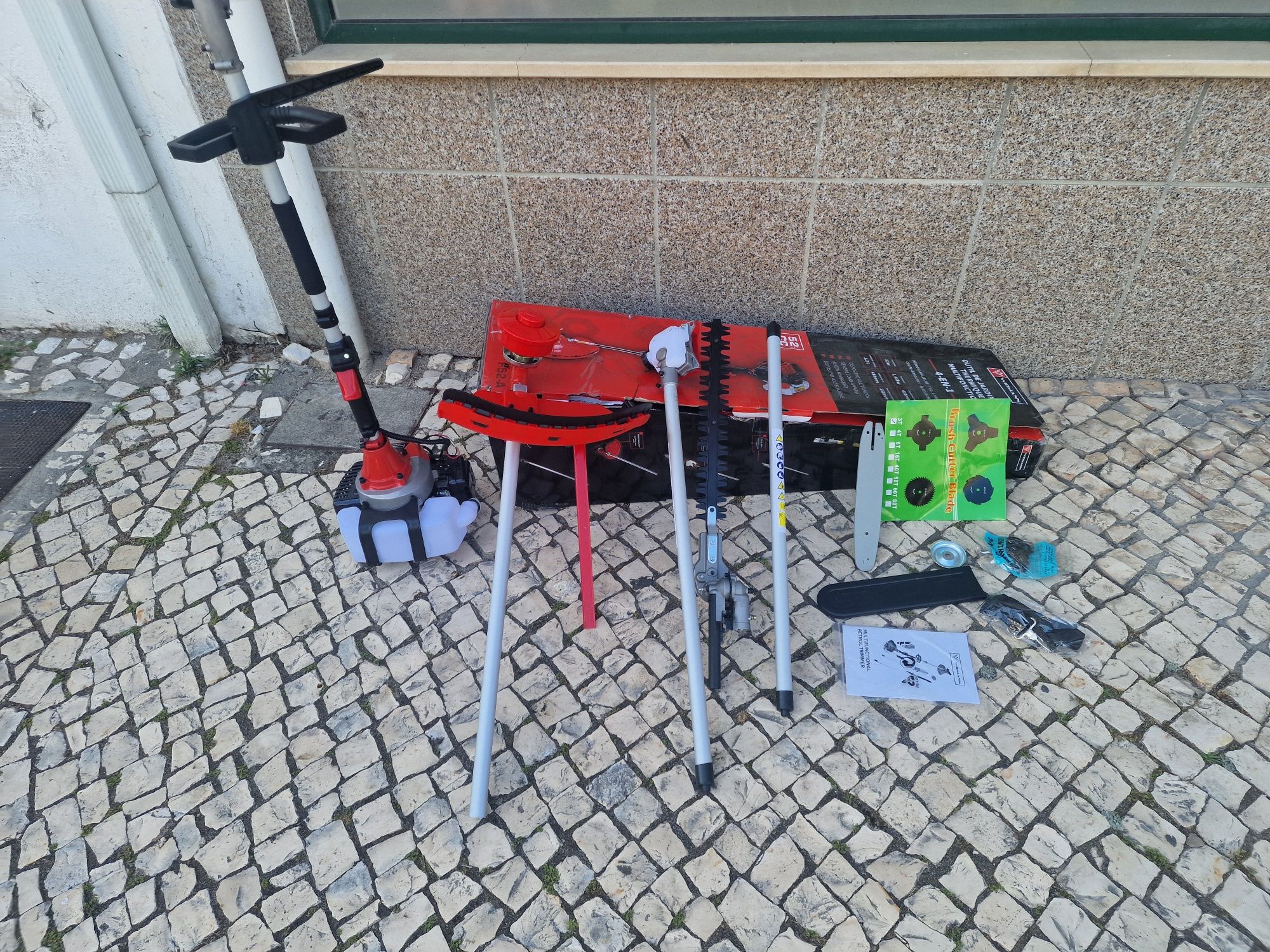Máquina de cortar erva 4 / 1 nova