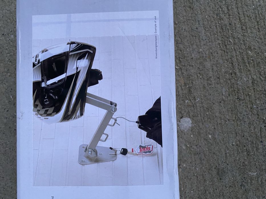 Wieszak na odziez motocyklową